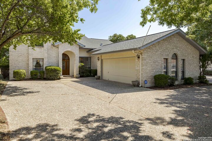 Property Photo:  526 Oakland Hills  TX 78028 