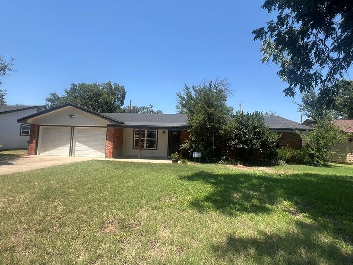 Property Photo: 2644 Yale Ave TX 76904