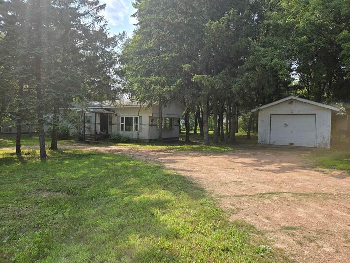 Property Photo:  653 South Walker Street  WI 53910 