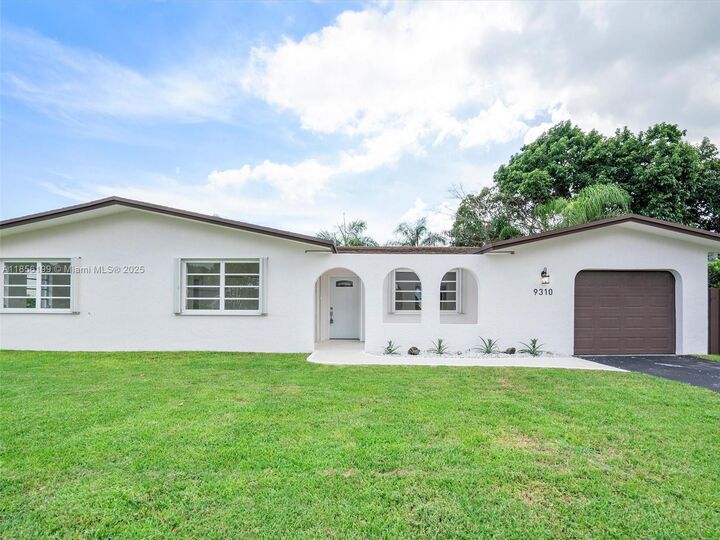 9310 SW 165th St  Palmetto Bay FL 33157 photo