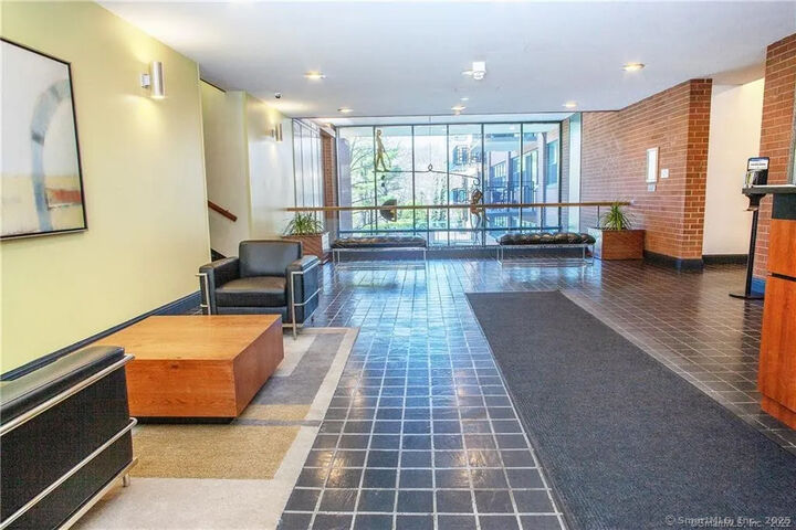 Property Photo:  31 Woodland Street 1E  CT 06111 