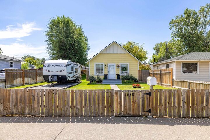 1638 E Joseph Ave  Spokane WA 99208 photo