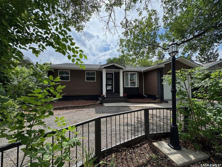 Property Photo:  3107 7th Avenue E  SK S4N 5G1 