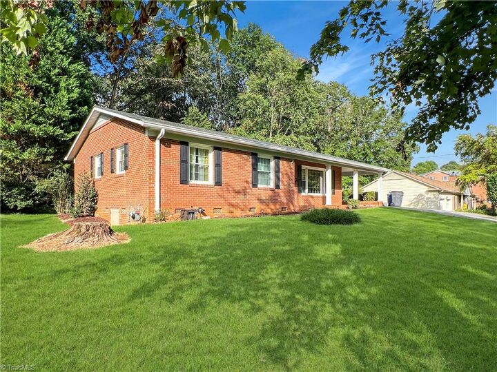 Property Photo: 1508 Cedar Lane NC 28697