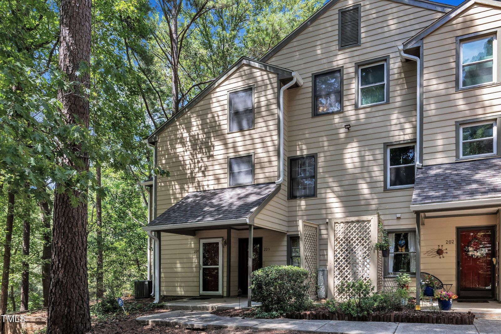 Property Photo:  204 Autumn Chase Drive  NC 27613 