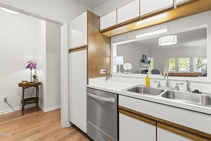 Property Photo:  1000 Brighthurst Drive 103  NC 27605 