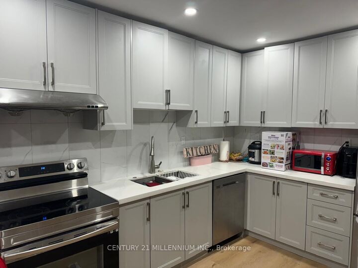 Photo de la propriété: 5 Darling Avenue Bsmt ON L2V 0G7