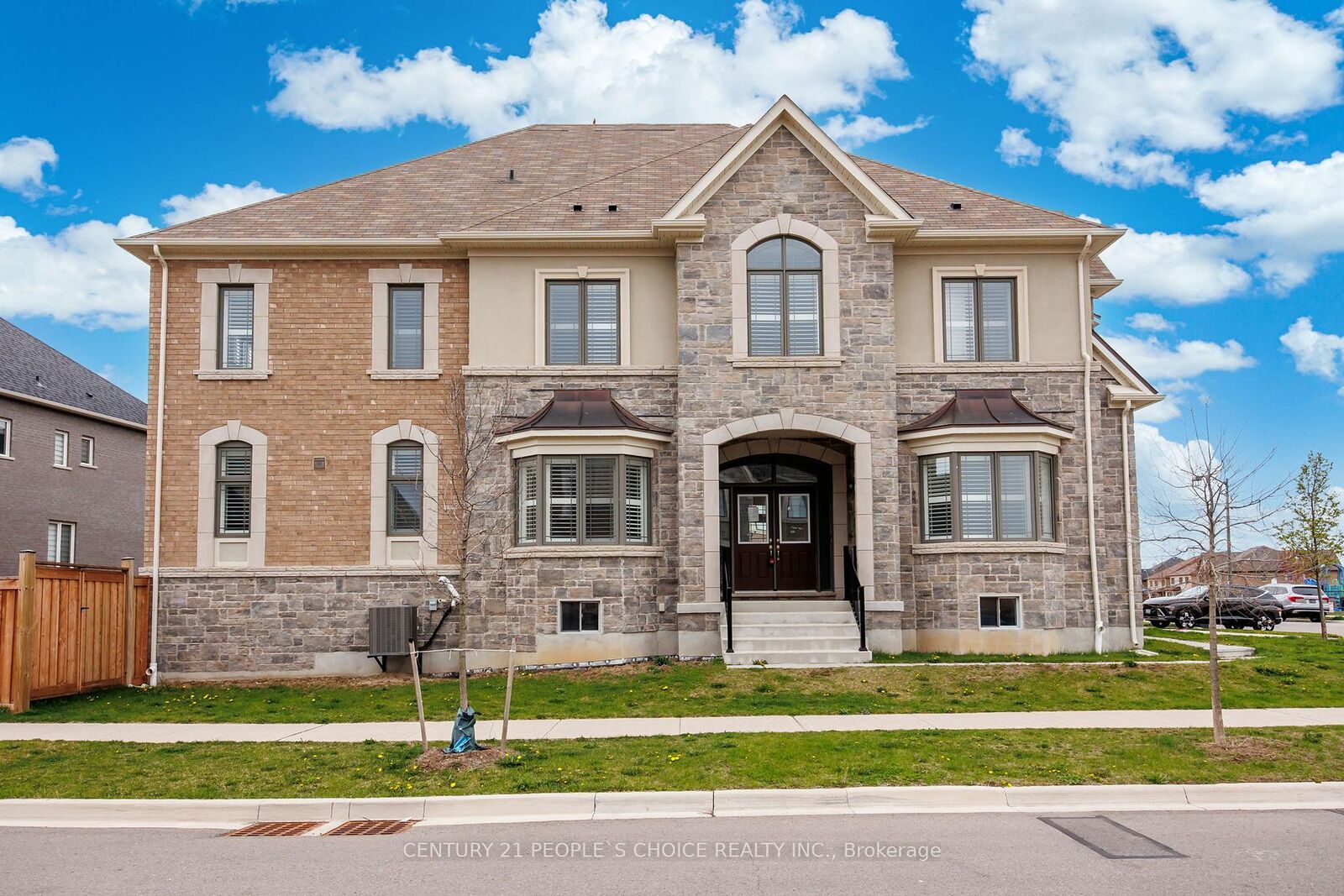 Property Photo:  
