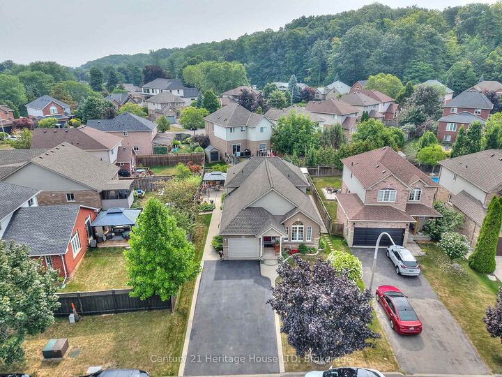 Photo de la propriété:  222 Dorchester Drive  ON L3M 5K8 