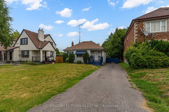 Photo de la propriété:  107 Wilson Road N  ON L1G 6E1 