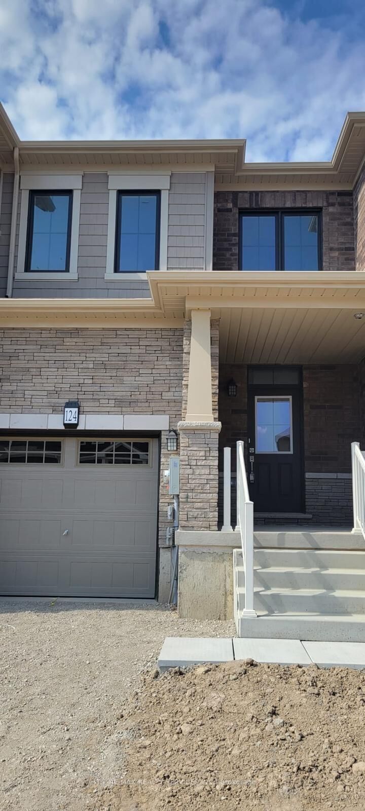 Property Photo: 124 Granville Crescent ON N3W 0J7