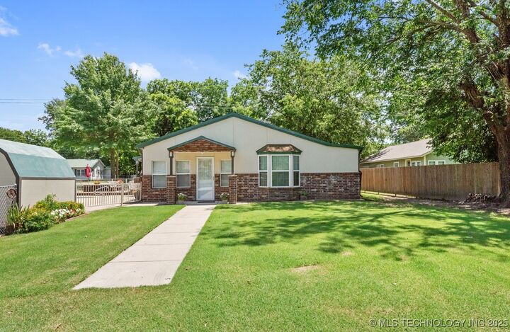 528 S Guthrie Avenue  Coweta OK 74429 photo