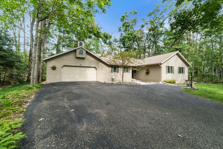 Property Photo: 537 Woodside Lane MI 49735