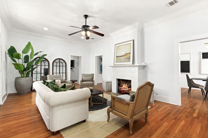 Property Photo:  110 E Craig Place 2  TX 78212 