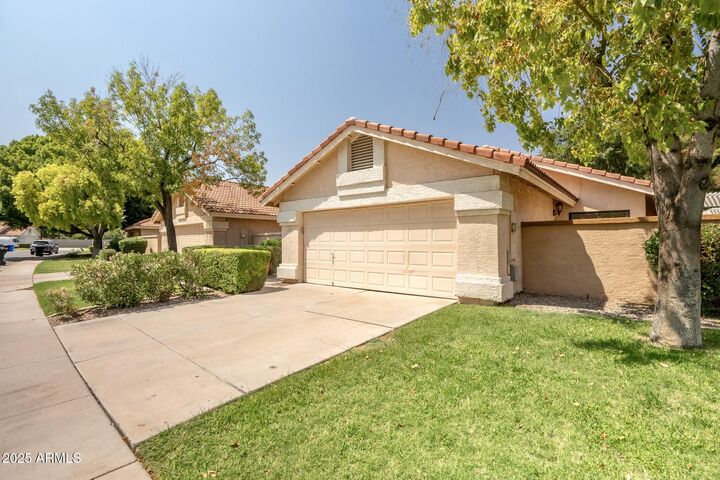 Property Photo:  1020 W Sunward Drive  AZ 85233 