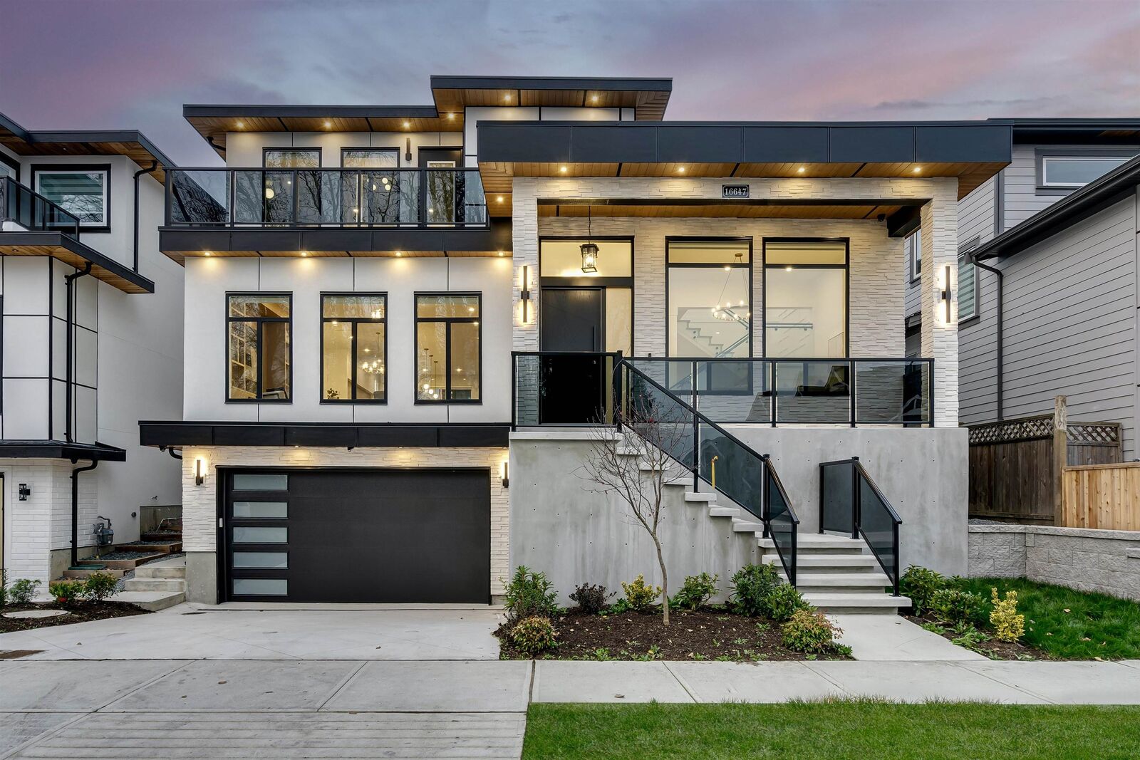 Photo de la propriété: 16647 18 Avenue BC V3Z 9X5