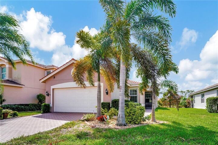 Property Photo:  10430 Spruce Pine Ct  FL 33913 
