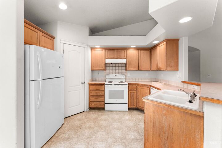 Property Photo: 1173 N Truckee Way ID 83642