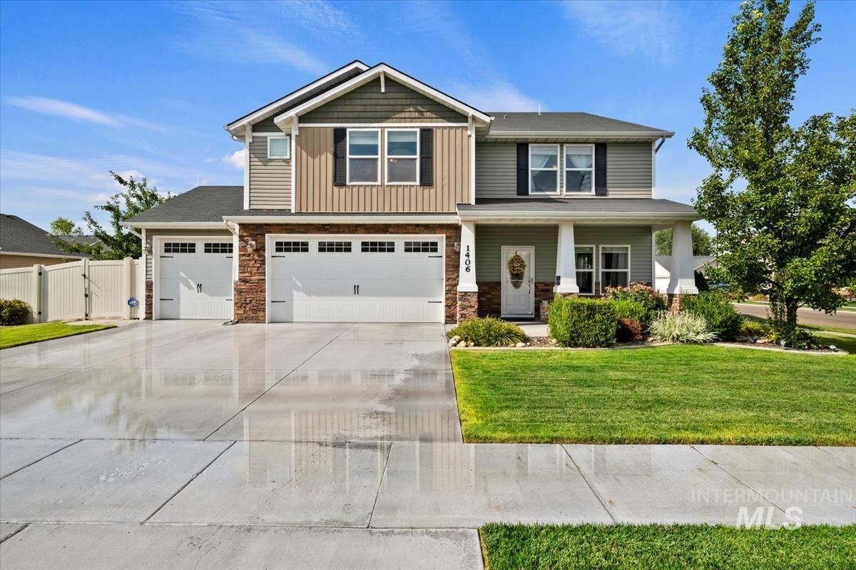 Property Photo:  1406 W Crystal Falls Ave  ID 83651 