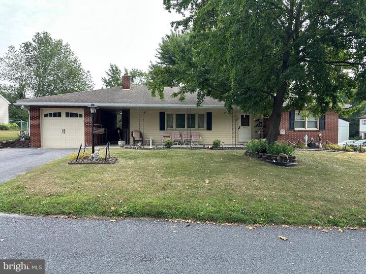 1913 Maplewood Drive  Carlisle PA 17013 photo