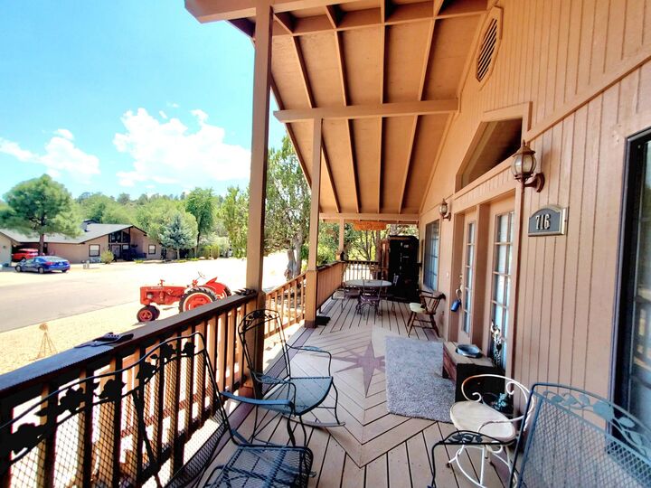 Property Photo:  716 W Sherwood Drive  AZ 85541 