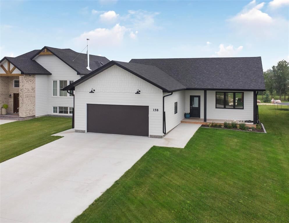 Property Photo: 158 Barkman Avenue MB R0A 0V2