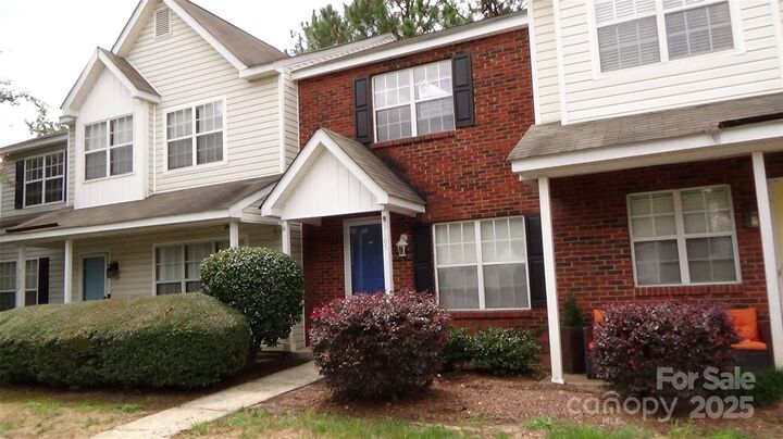 3105 Brockhampton Court  Charlotte NC 28269 photo