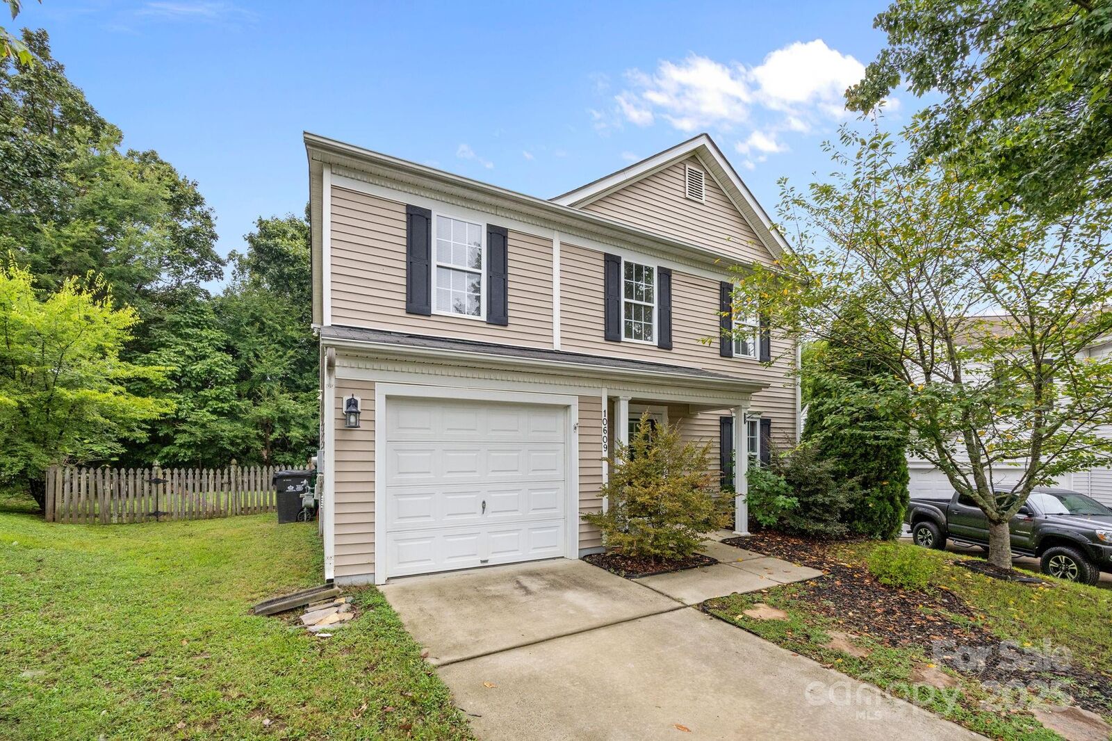 Property Photo:  10609 Spring Rain Court  NC 28278 