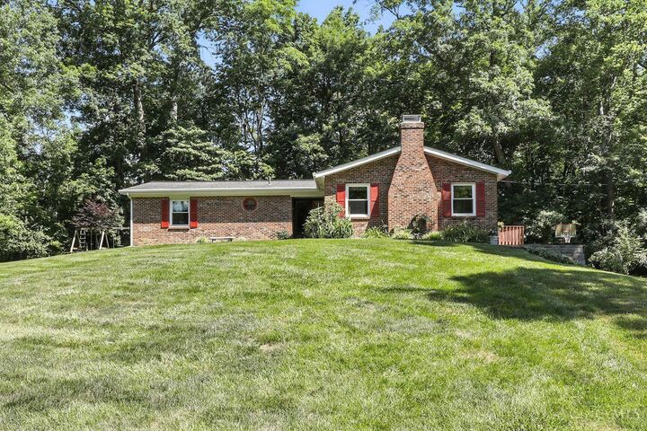 Property Photo: 914 Meadow Ridge Drive OH 45245