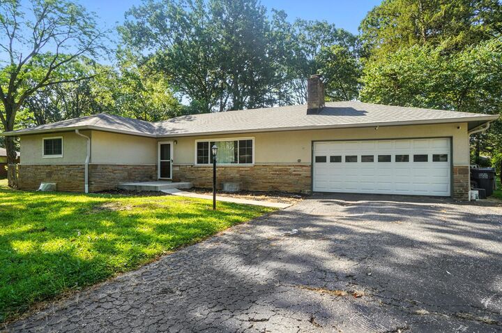 Property Photo: 2727 Alder Vista Drive OH 43231