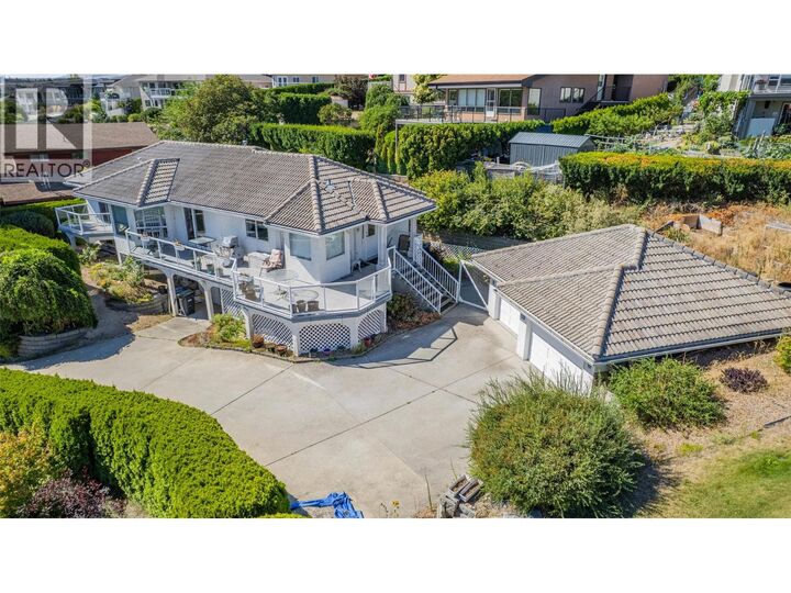 Property Photo: 6752 Lakeside Drive BC V0H 1T4