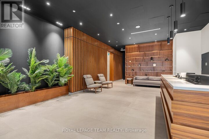 Property Photo:  340 Queen Street 2705  ON K1R 0G1 