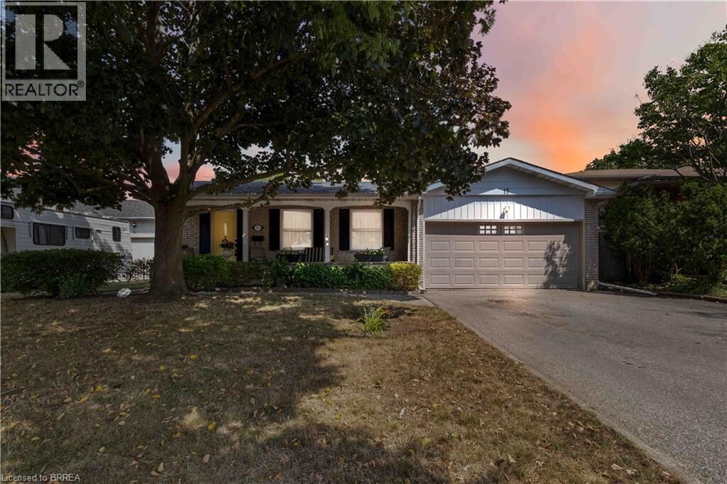 Property Photo:  15 Burdock Boulevard  ON N3R 6B5 
