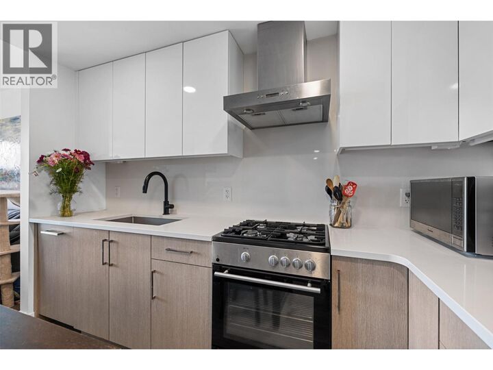Property Photo:  1588 Ellis Street 703  BC V1Y 0H1 
