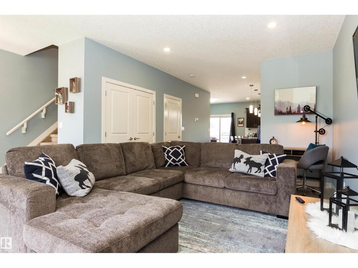 Property Photo:  9449 152 St NW NW  AB T5R 1N1 