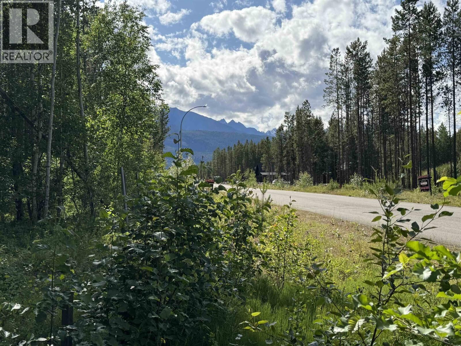 Property Photo:  1015 18th Avenue  BC V0E 2Z0 