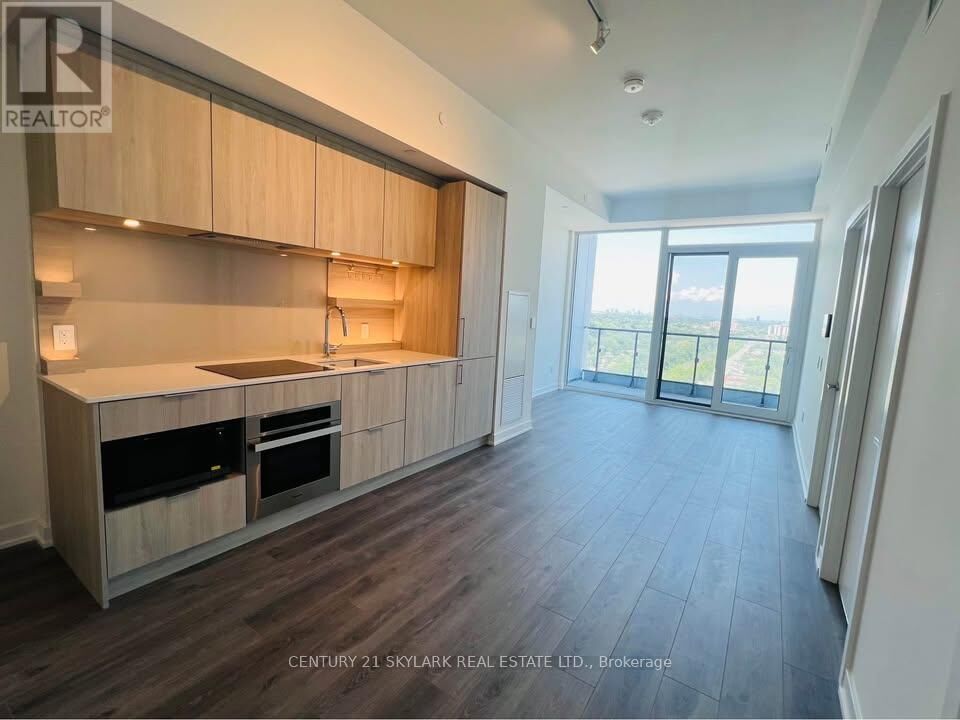 Property Photo:  28 Ann Street 1710  ON L5G 0E1 