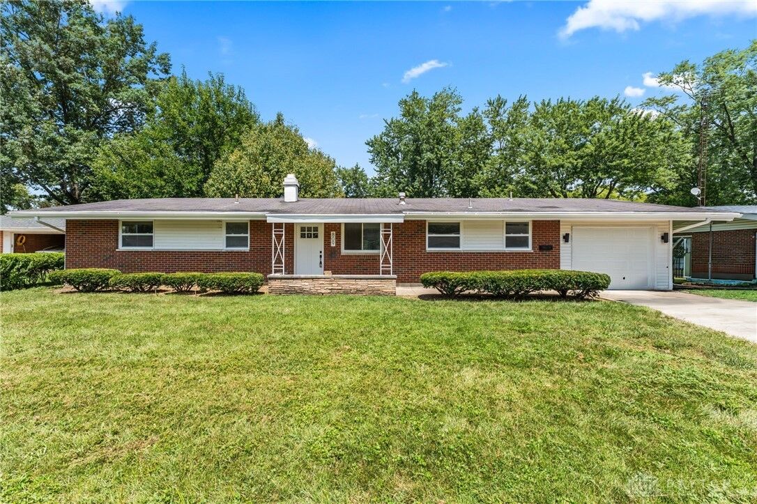 Property Photo: 809 N Eppington Drive OH 45426