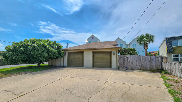 Property Photo: 215 Amberjack Drive FL 32548