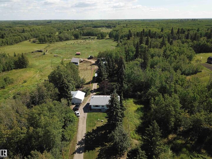 Property Photo: 53121 Rg Rd 212 AB T8G 1G1