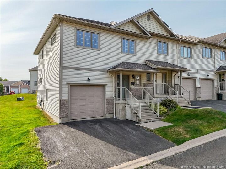 91 Huntingdon Circle  Fredericton NB E3B 0M1 photo