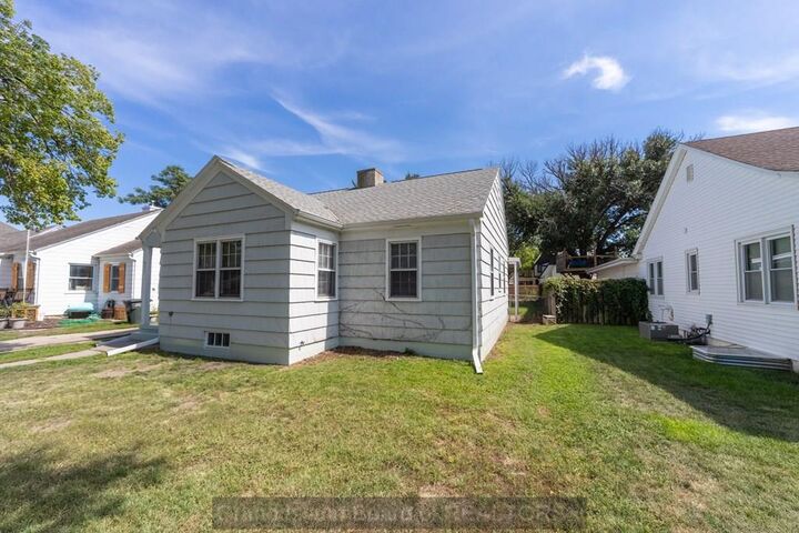 Property Photo: 2017 W Koenig St NE 68803