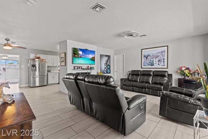 Property Photo: 3318 Bancroft Circle NV 89121
