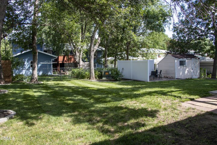 Property Photo: 4204 38th Avenue NW ND 58554