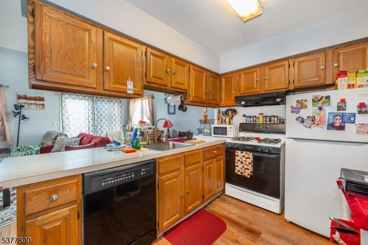 Property Photo: 5 Gray Rock Dr 7 NJ 07462