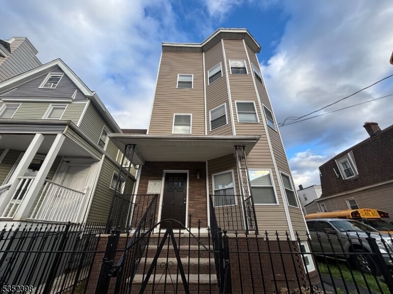 Property Photo:  42 Maple Ave 2  NJ 07111 