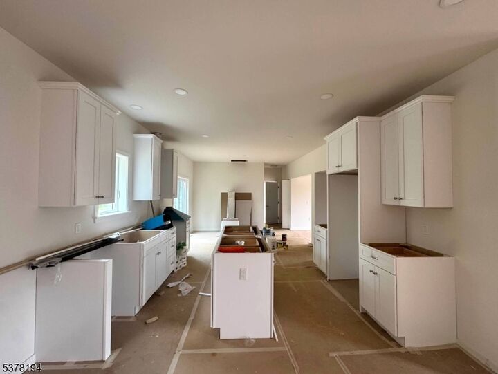 Property Photo:  5 Heather Hills Rd  NJ 07882 