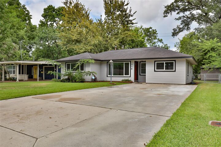 Property Photo:  116 Cypress Street  TX 77566 