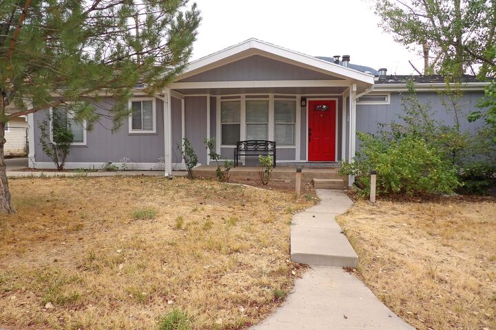 Property Photo: 437 Bristlecone Dr UT 84720