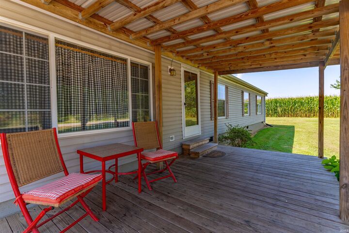 Property Photo:  1022 N County Road 800 W Road  IN 47634 
